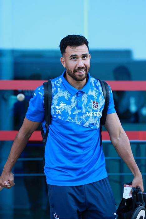 Trabzonspor Galatasaray maçı için İstanbul'a gitti 18